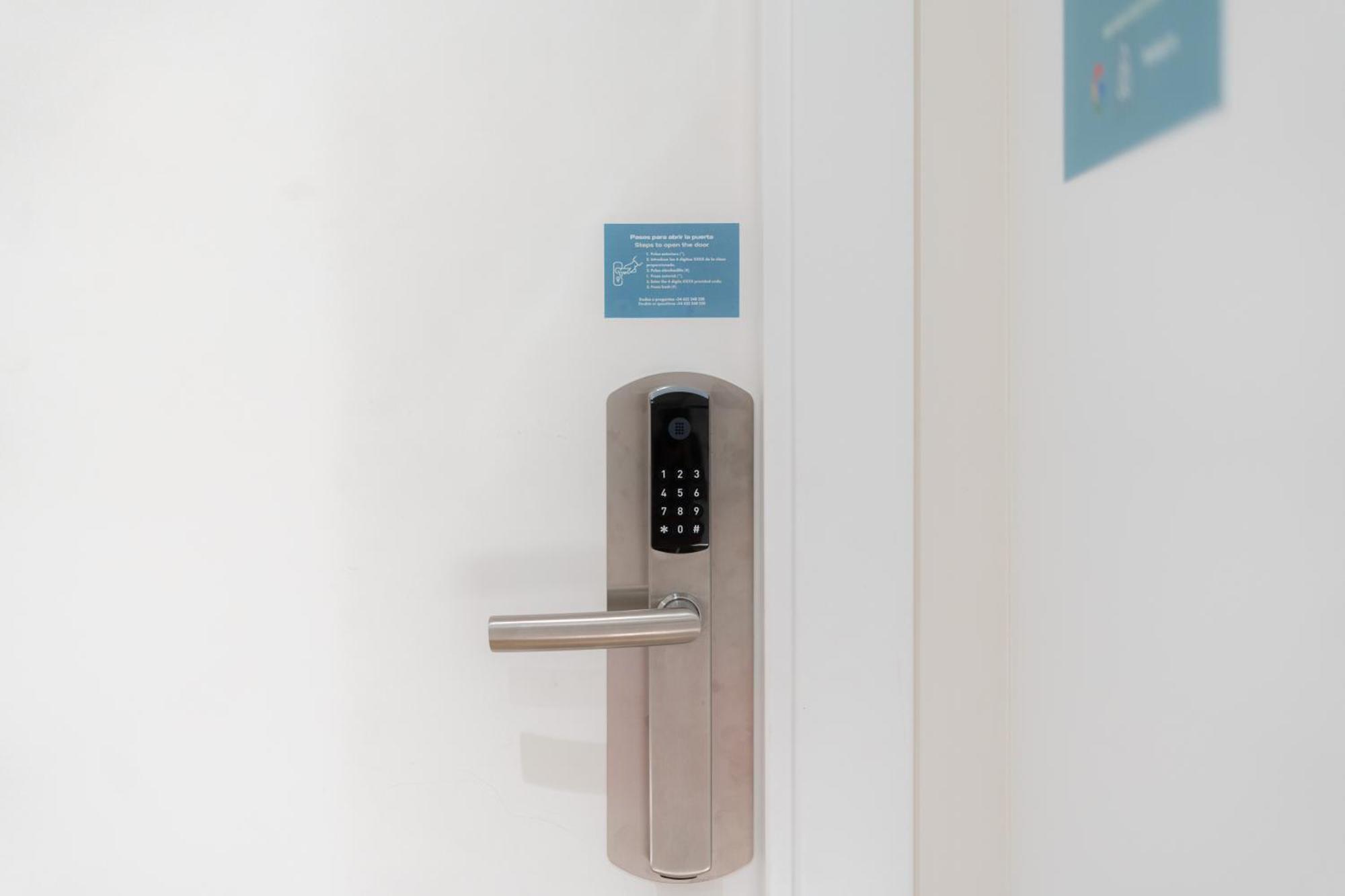 I'M Room Suites Nuevos Ministerios - Bernabeu 'Digital Access' Madri Exterior foto